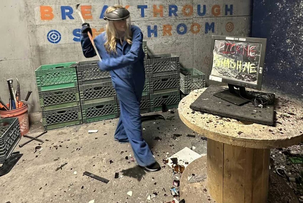 breakthrough smash room